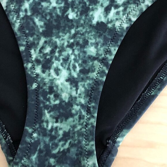 Victoria's Secret Bikini Bottom - Tie Dye - Picture 3 of 5